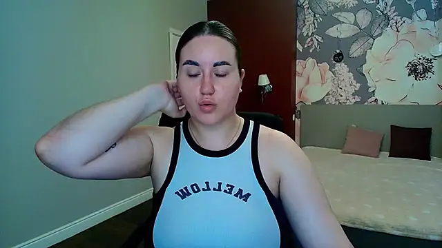 Roxie Bradley online show from 06/29/26, 05:46