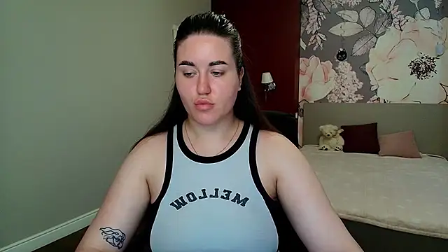 Roxie Bradley online show from 07/03/26, 05:47