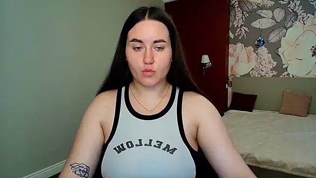 Roxie Bradley online show from 07/08/26, 05:45