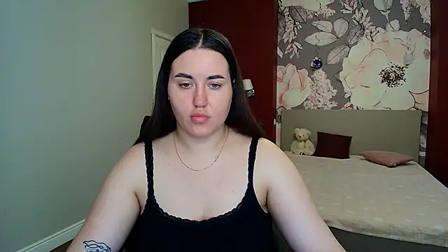 Roxie Bradley online show from 07/15/26, 05:45
