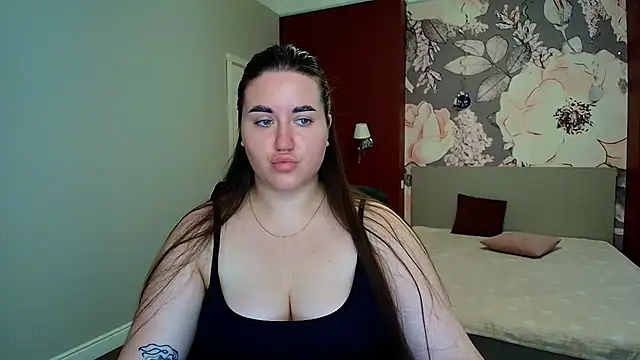 Roxie Bradley online show from 07/17/26, 05:47