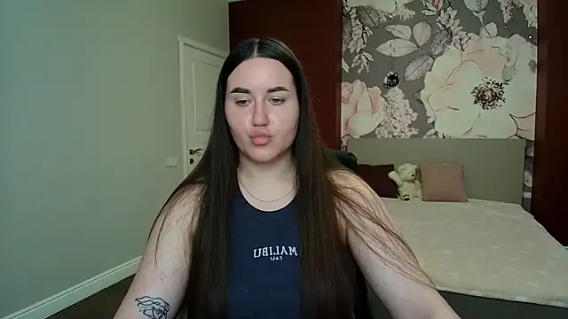Roxie Bradley online show from 07/23/26, 06:00