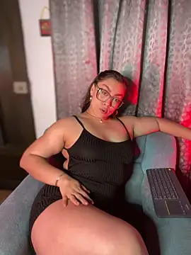 Im sophiie online show from 03/18/25, 09:20