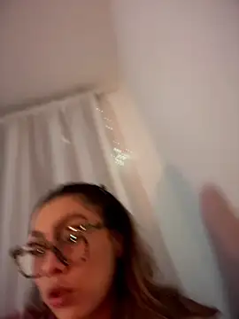 Im sophiie online show from 04/28/26, 07:13