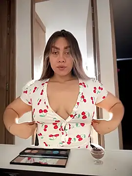 Im sophiie online show from 06/26/26, 10:47