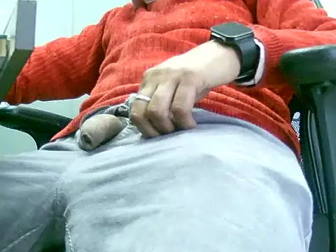 Snapshot of kavipanty chatting on 02/14/26, 10:34 kavipanty online show from 02/14/26, 10:34