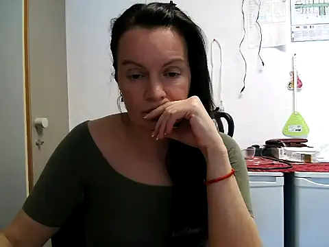 LoveNBloom online show from 06/15/26, 05:15