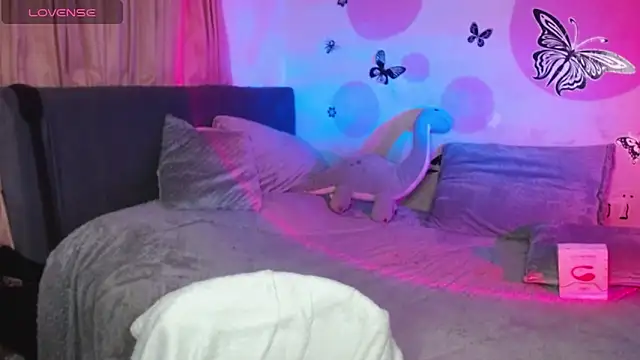 Snapshot of Cata_cortes chatting on 02/25/25, 02:14 Cata cortes online show from 02/25/25, 02:14