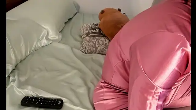  yisela  online show from 01/01/25, 12:53