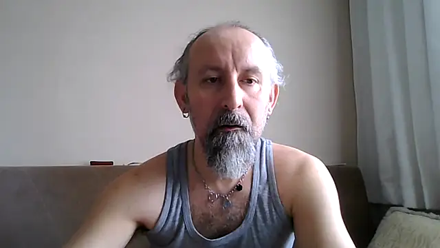 Snapshot of BuckWessle chatting on 04/21/26, 09:26 BuckWessle online show from 04/21/26, 09:26