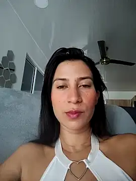 Snapshot of lady-rosse chatting on 12/06/24, 01:44 lady-rosse online show from 12/06/24, 01:44