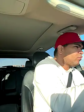 Snapshot of marhi32 chatting on 11/14/25, 02:38 marhi32 online show from 11/14/25, 02:38