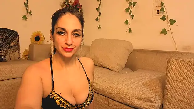 Snapshot of Bellydancerhot chatting on 07/16/26, 06:30 Bellydancerhot online show from 07/16/26, 06:30