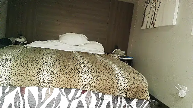 Snapshot of bobbiebone1@xh chatting on 09/20/25, 11:33 bobbiebone1xh online show from 09/20/25, 11:33