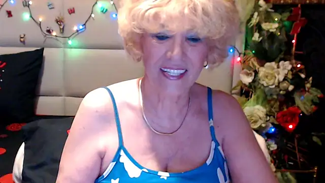 HappyWomanOn online show from 06/15/26, 09:33