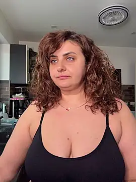 Snapshot of AnneKane chatting on 04/17/26, 04:48 AnneKane online show from 04/17/26, 04:48