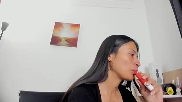 nia  white online show from 06/10/26, 01:39