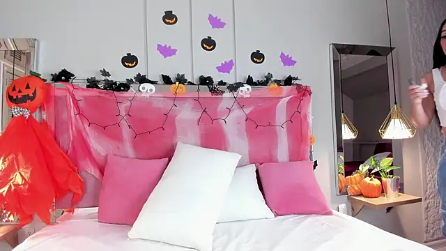 Ahincale online show from 10/31/25, 07:59