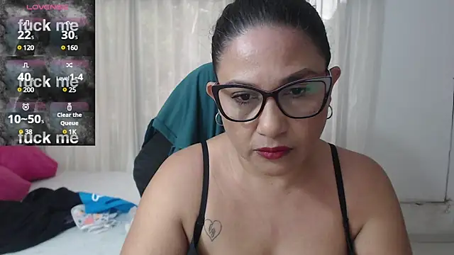 Snapshot of Katha_Marck chatting on 02/25/25, 12:45 Katha Marck online show from 02/25/25, 12:45