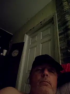 Hotredheadandtoungelasher online show from 04/30/26, 06:14