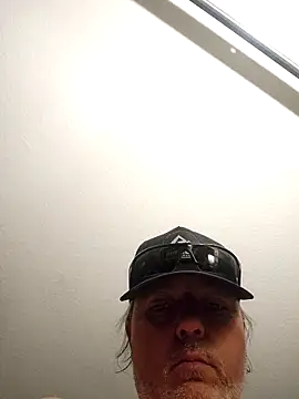 Hotredheadandtoungelasher online show from 05/06/26, 05:25