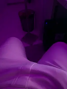 Snapshot of Luishorny19 chatting on 01/04/25, 11:38 Luishorny19 online show from 01/04/25, 11:38