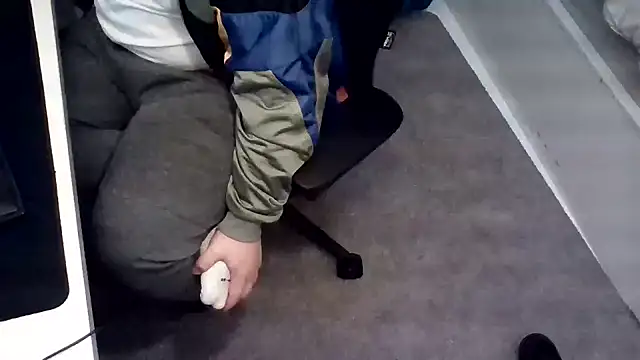 Snapshot of Luishorny19 chatting on 01/14/25, 03:15 Luishorny19 online show from 01/14/25, 03:15