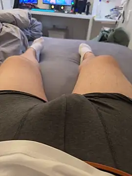 Snapshot of Luishorny19 chatting on 10/20/25, 03:45 Luishorny19 online show from 10/20/25, 03:45