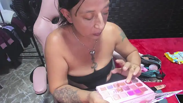 mature sexi40 online show from 06/25/26, 11:48
