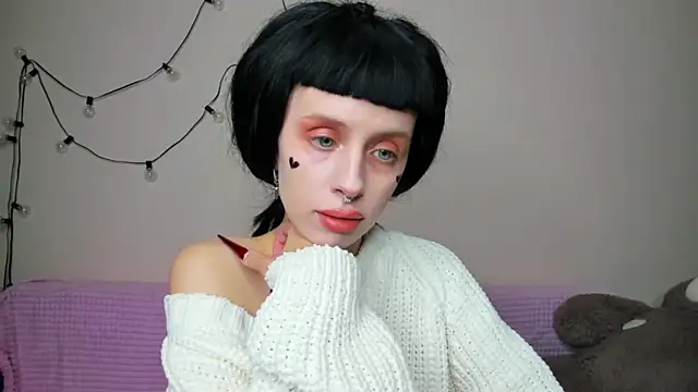 Snapshot of FlowerOfSin2001 chatting on 10/10/25, 02:49 FlowerOfSin2001 online show from 10/10/25, 02:49