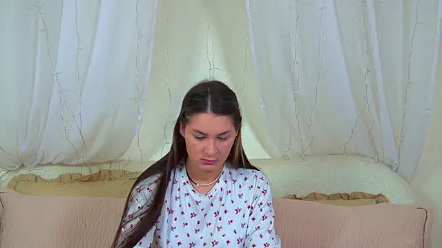 Snapshot of RachelSimpson chatting on 03/11/26, 06:36 RachelSimpson online show from 03/11/26, 06:36