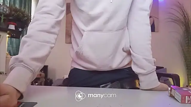 Snapshot of der_dino30 chatting on 02/21/26, 09:32 der dino30 online show from 02/21/26, 09:32