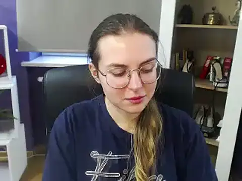 Zoey Erotic online show from 01/03/25, 09:15