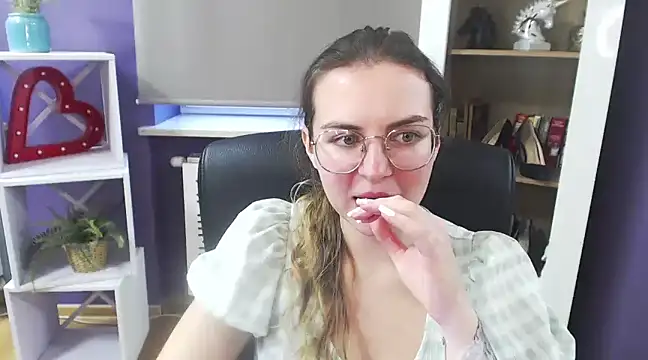 Zoey Erotic online show from 02/06/25, 08:39