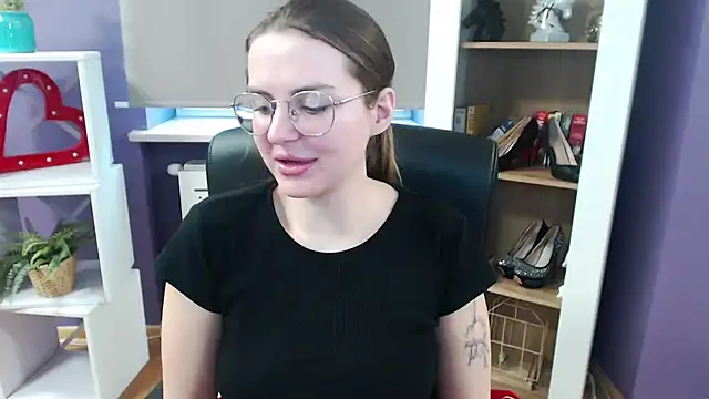 Zoey Erotic online show from 02/24/25, 09:00