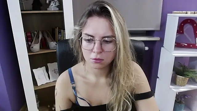 Zoey Erotic online show from 10/08/25, 04:32