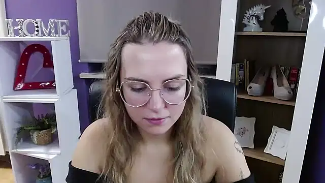 Zoey Erotic online show from 11/04/25, 05:28