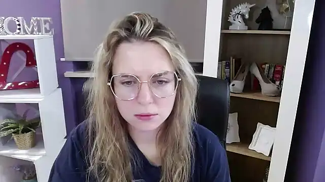 Zoey Erotic online show from 11/19/25, 05:29