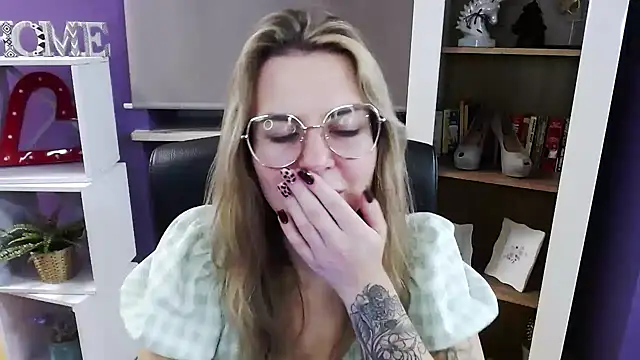 Zoey Erotic online show from 11/20/25, 05:29