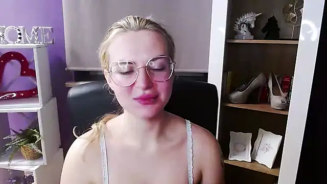 Zoey Erotic online show from 02/09/26, 05:44