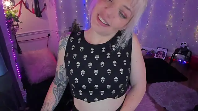 AliceW0lf online show from 09/15/25, 07:58