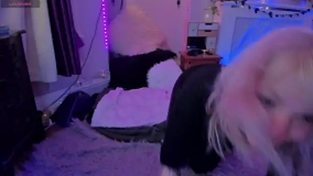 AliceW0lf online show from 11/20/25, 07:46