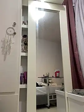 Kataliina online show from 02/18/25, 02:49