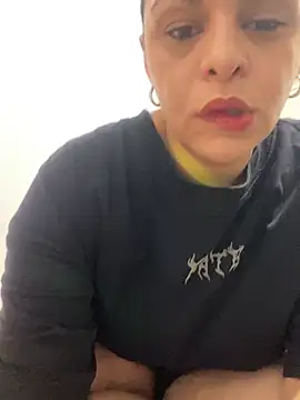 Snapshot of Kataliina chatting on 06/30/26, 03:29 Kataliina online show from 06/30/26, 03:29