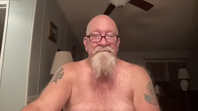 Snapshot of kcbace61760 chatting on 09/29/25, 05:01 kcbace61760 online show from 09/29/25, 05:01