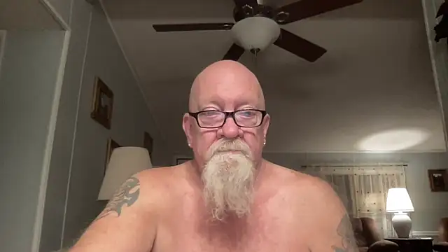 Snapshot of kcbace61760 chatting on 10/17/25, 01:09 kcbace61760 online show from 10/17/25, 01:09