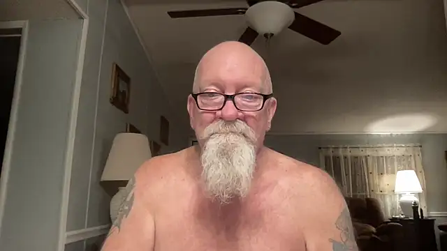 Snapshot of kcbace61760 chatting on 01/16/26, 01:09 kcbace61760 online show from 01/16/26, 01:09