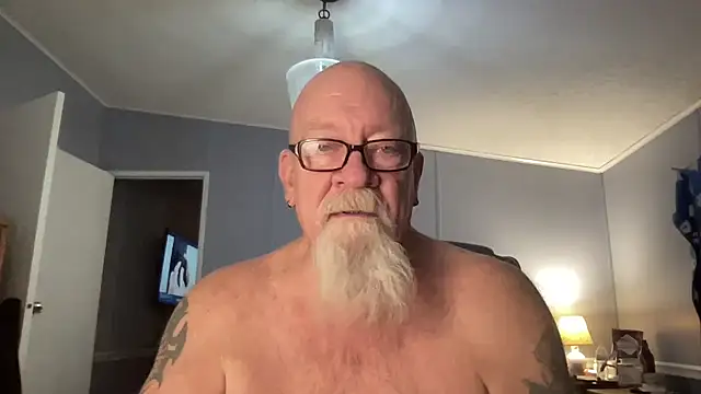 Snapshot of kcbace61760 chatting on 02/07/26, 02:59 kcbace61760 online show from 02/07/26, 02:59