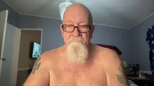 Snapshot of kcbace61760 chatting on 02/15/26, 02:52 kcbace61760 online show from 02/15/26, 02:52