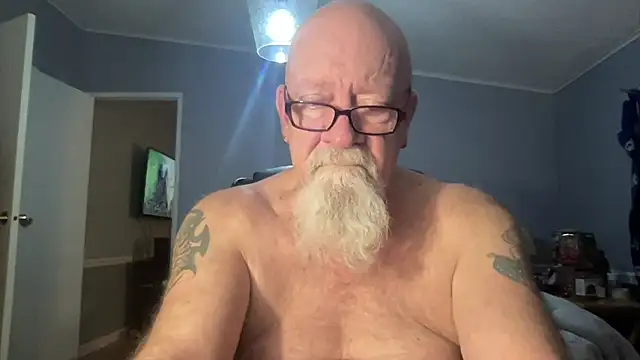 Snapshot of kcbace61760 chatting on 03/01/26, 01:29 kcbace61760 online show from 03/01/26, 01:29